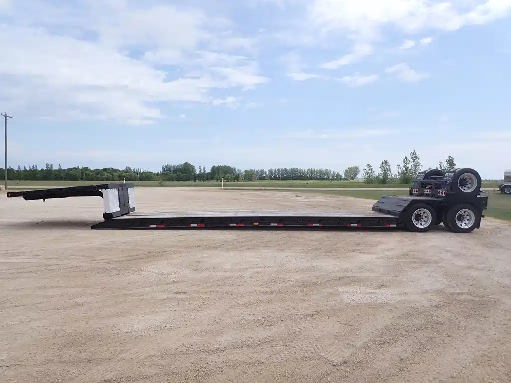 Gallery image 2 for Used 2012 XL Specialized 43Ton Tandem w/pin on 3rd RGN Trailer - Lowbed