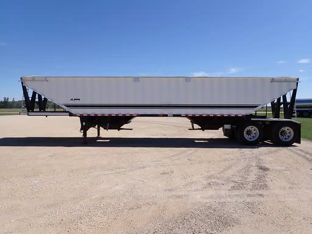 Gallery image 2 for Used 2000 Doepker 40FT TANDEM Trailer - Grain