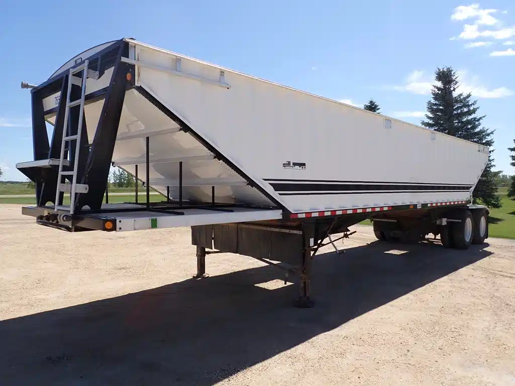 Gallery image 1 for Used 2000 Doepker 40FT TANDEM Trailer - Grain