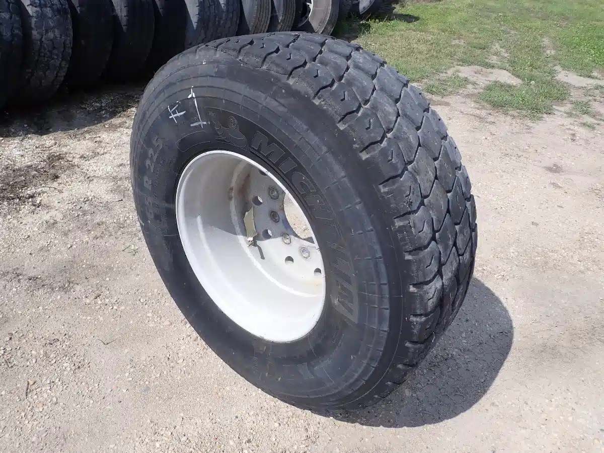 Gallery image 1 for Used Michelin 425/65R22.5 Super Singles Tires & Rims