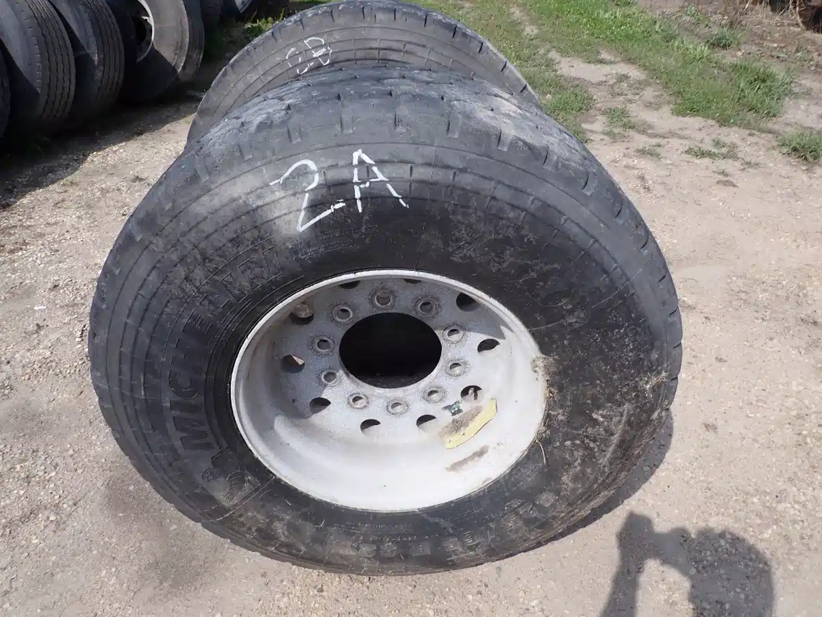 Gallery image 2 for Michelin 425/65R22.5 Super Singles Tires & Rims