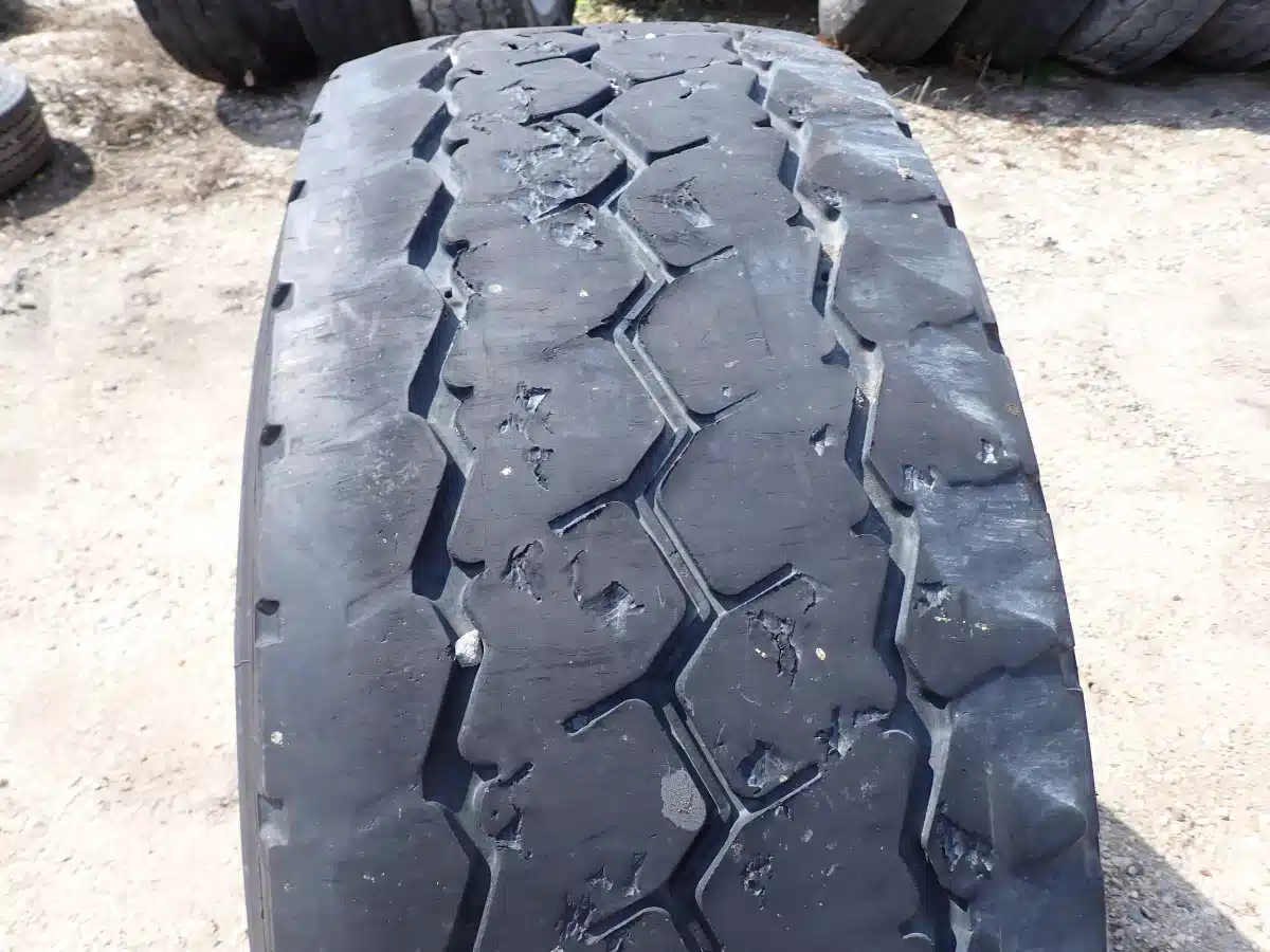 Gallery image 2 for Michelin 425/65R22.5 Super Singles Tires & Rims