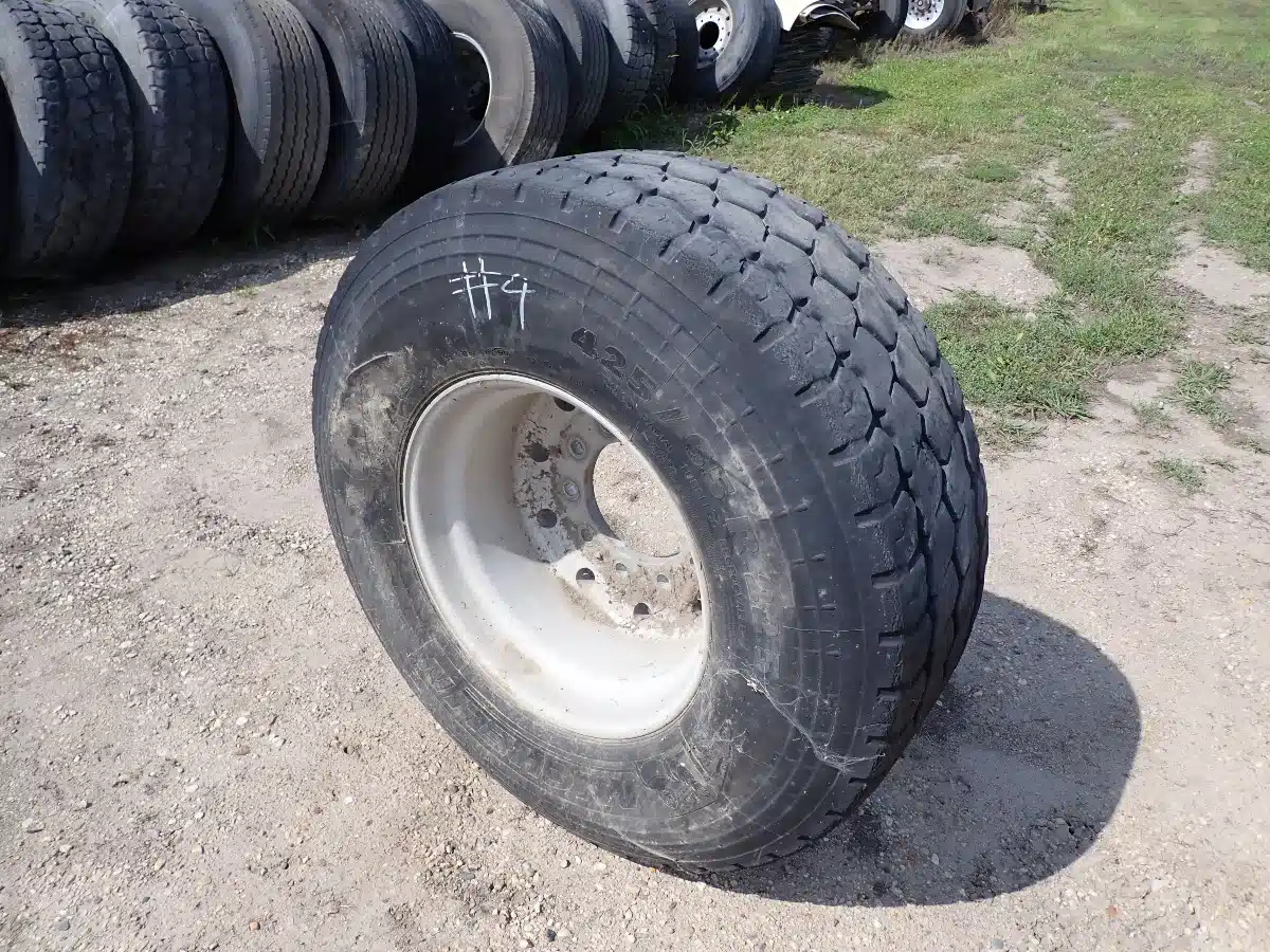 Gallery image 1 for Used Michelin 425/65R22.5 Super Single Tires & Rims