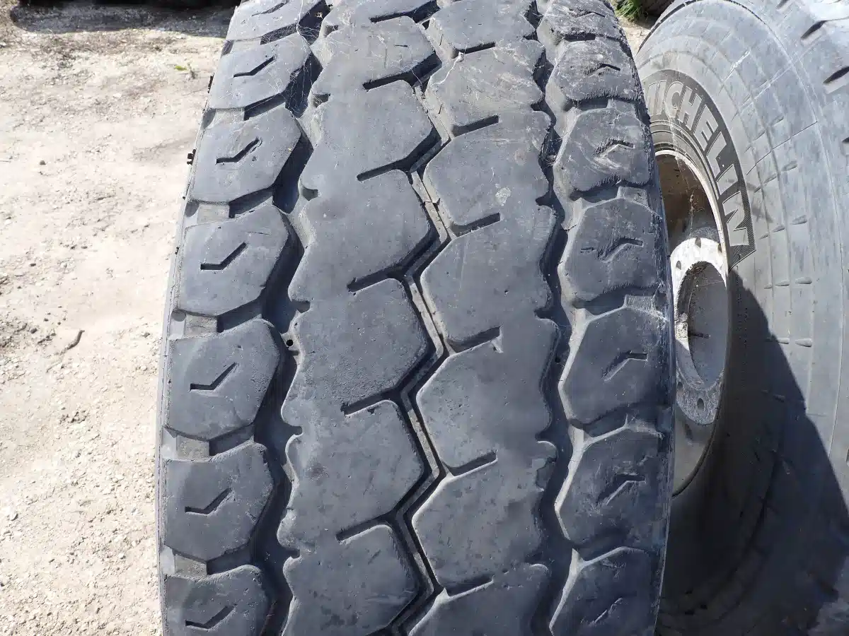 Gallery image 2 for Used Michelin 425/65R22.5 Super Single Tires & Rims