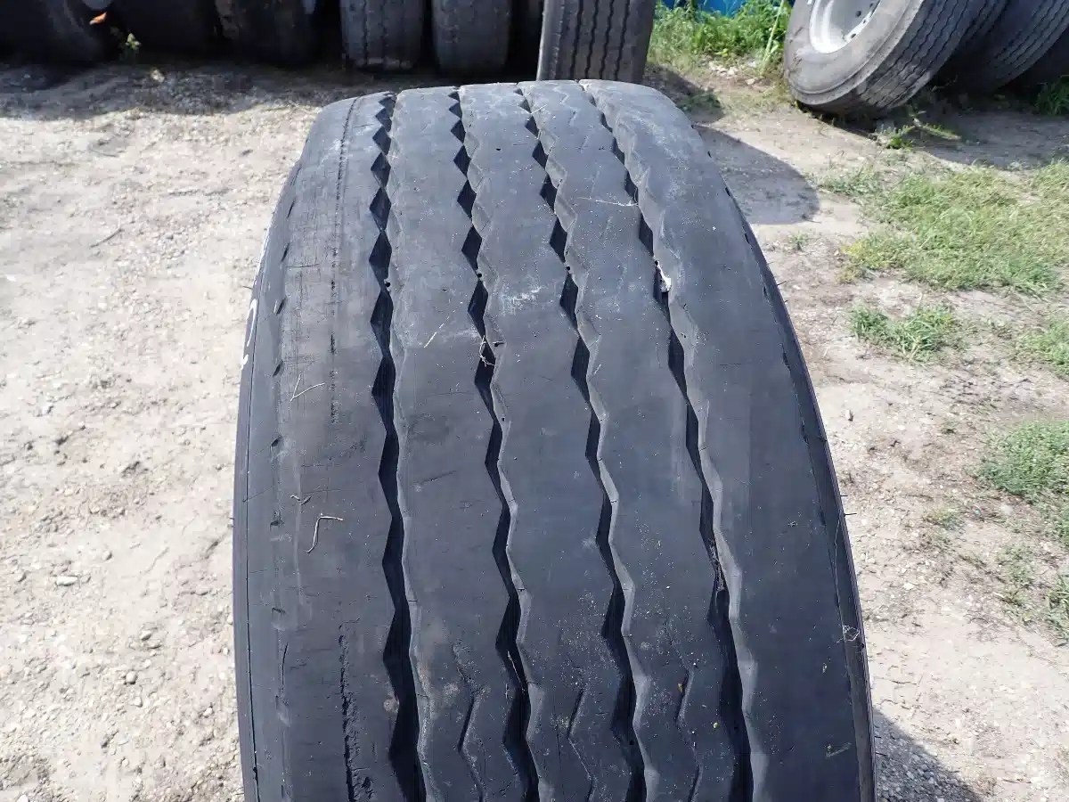 Gallery image 2 for Used Michelin 425/65R22.5 Super Single Tires & Rims