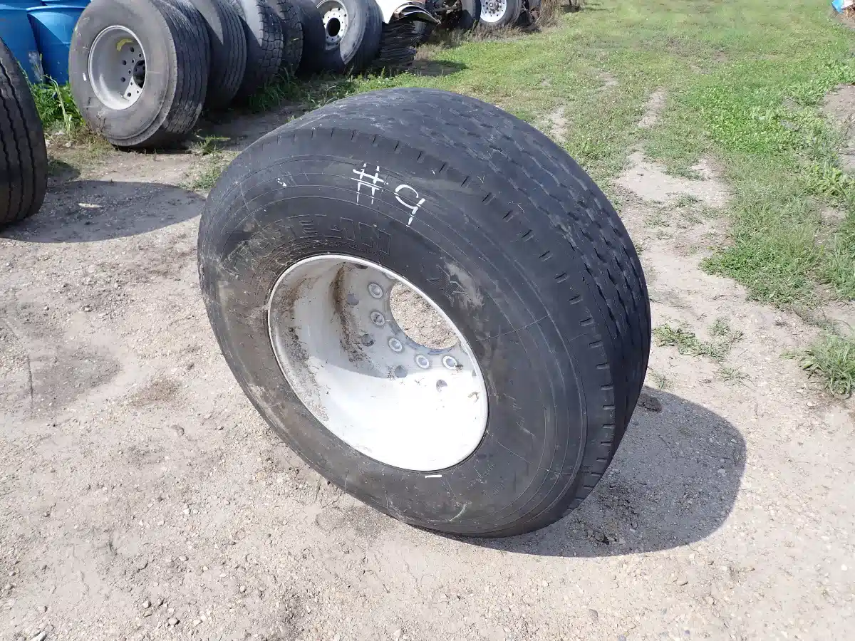 Gallery image 1 for Used Michelin 425/65R22.5 Super Single Tires & Rims