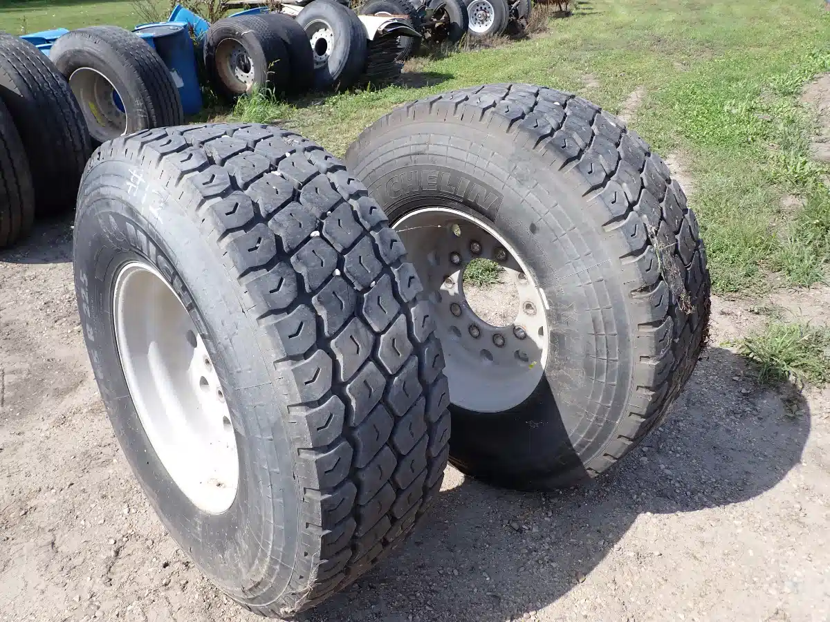 Gallery image 1 for Used Michelin 425/65R22.5 Super Singles Tires & Rims