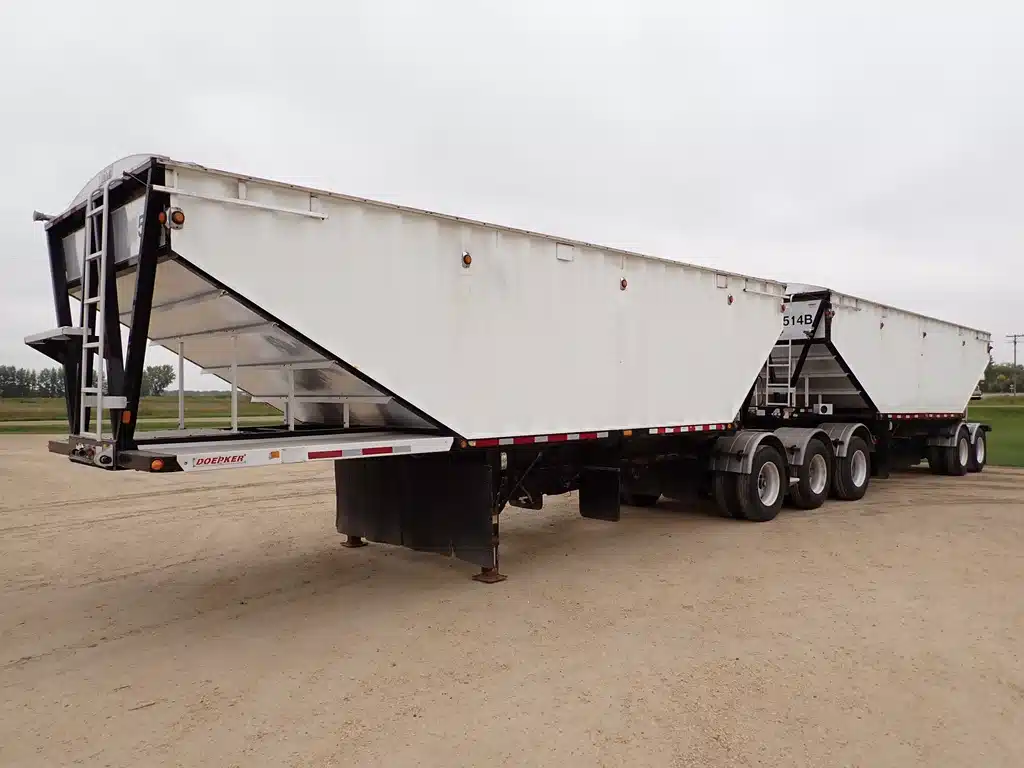 Gallery image 1 for Used 2015 Doepker SUPER-B Trailer - Hopper