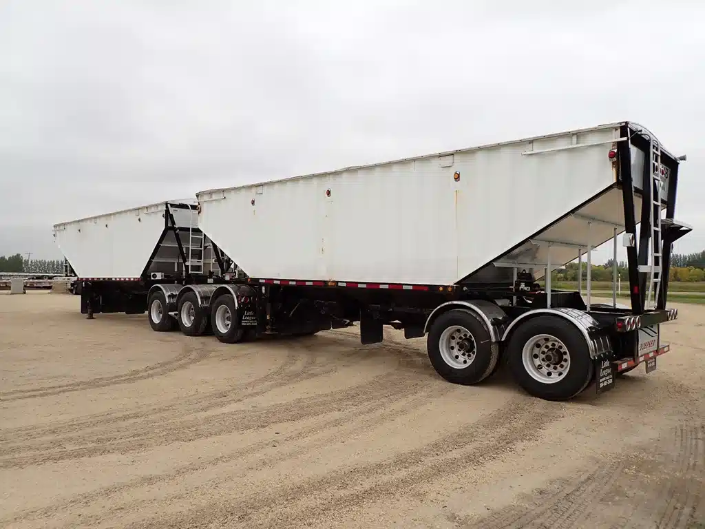 Gallery image 2 for Used 2015 Doepker SUPER-B Trailer - Hopper