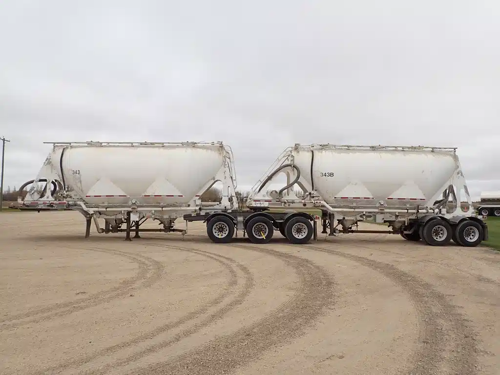 Gallery image 2 for Used 2006 Advance SUPER-B 2200 CF Trailer - Pneumatic