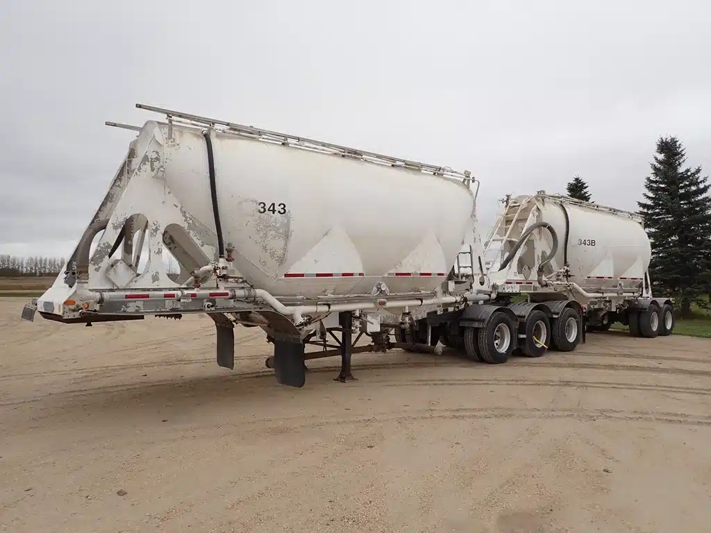 Used 2006 Advance SUPER-B 2200 CF Trailer - Pneumatic