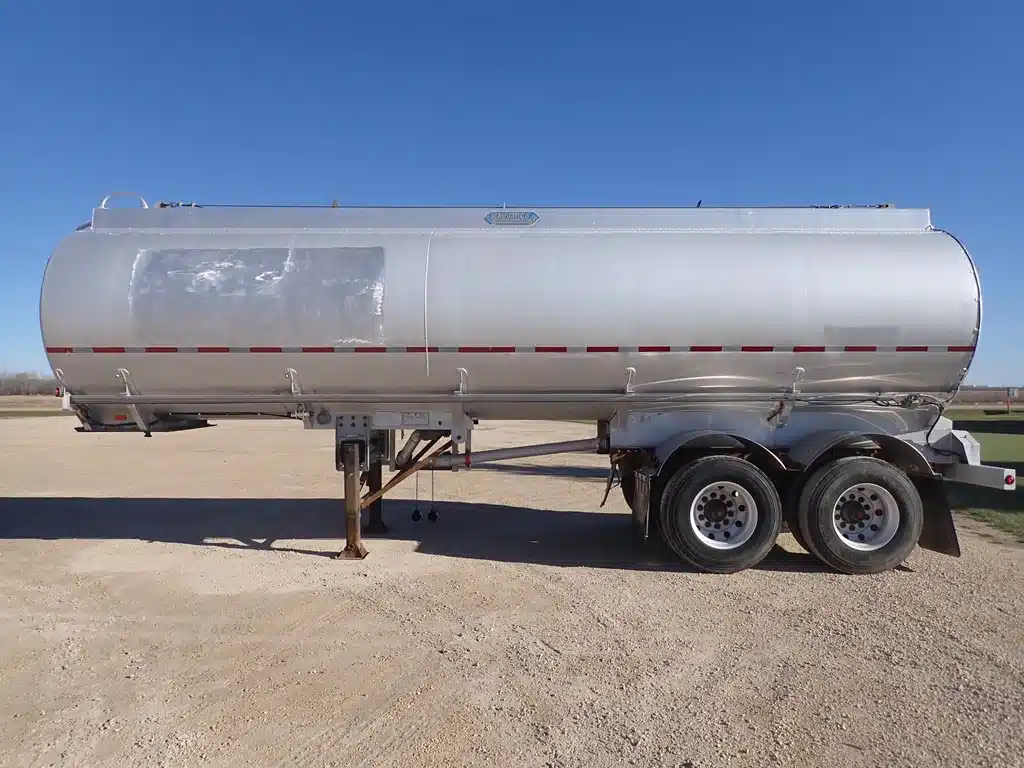 Gallery image 2 for Used 1995 Advance 29FT Tandem Aluminum Trailer - Tanker