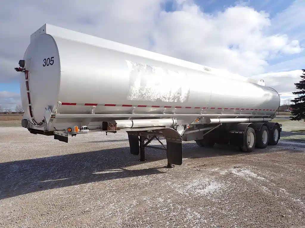 Used 1994 Advance 40FT Tridem Aluminum Trailer - Tanker
