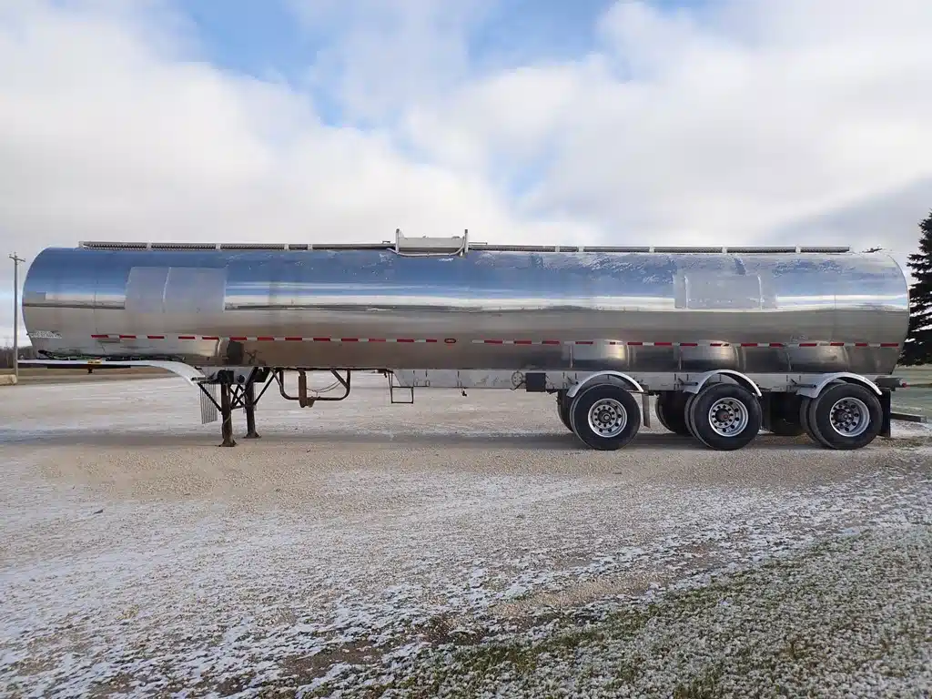 Gallery image 2 for 1995 Krohnert TRIDEM STAINLESS Trailer - Tanker
