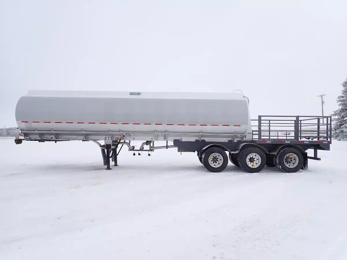 1999 Advance Tridem Aluminum Tanker Deck Trailer Trailer - Tanker