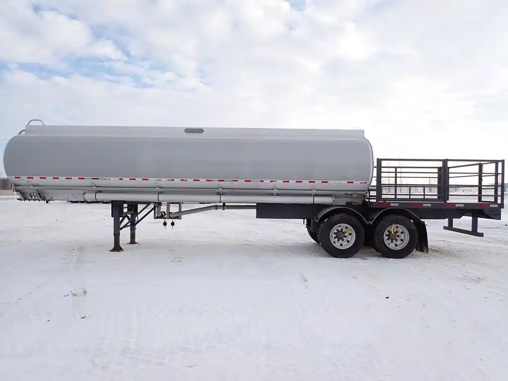 1992 Advance Tandem Aluminum Tank Deck Trailer - Tanker