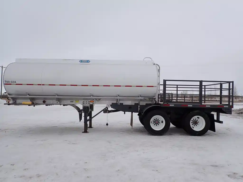 Gallery image 1 for 1999 Advance Tandem Aluminum Tanker Deck Trailer - Tanker