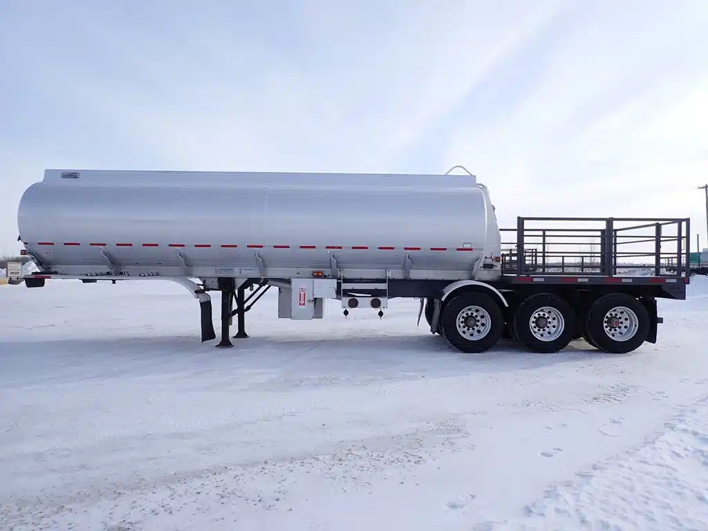 Gallery image 1 for 2003 Columbia Tridem Aluminum Tanker Deck Trailer - Tanker