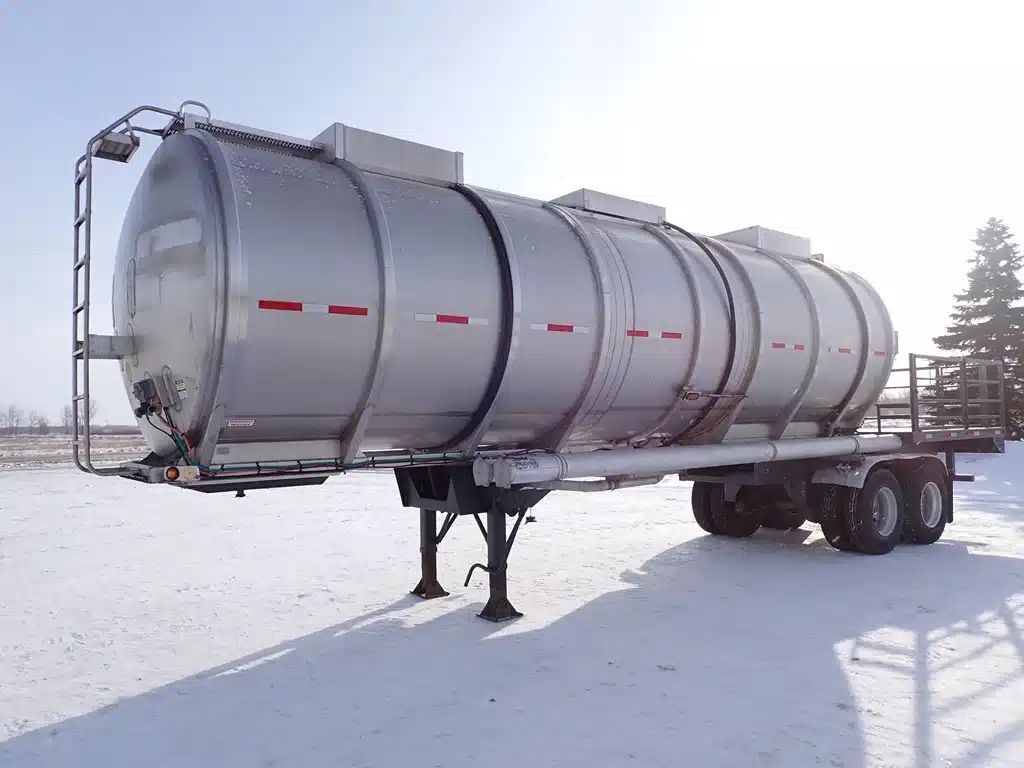 Gallery image 2 for 2004 Polar Tandem Stainless Tank Deck Trailer - Tanker