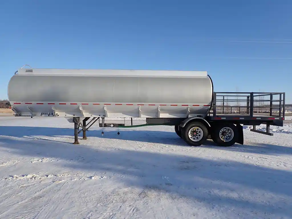 2001 Columbia Tandem Aluminum Tanker Deck Trailer - Tanker
