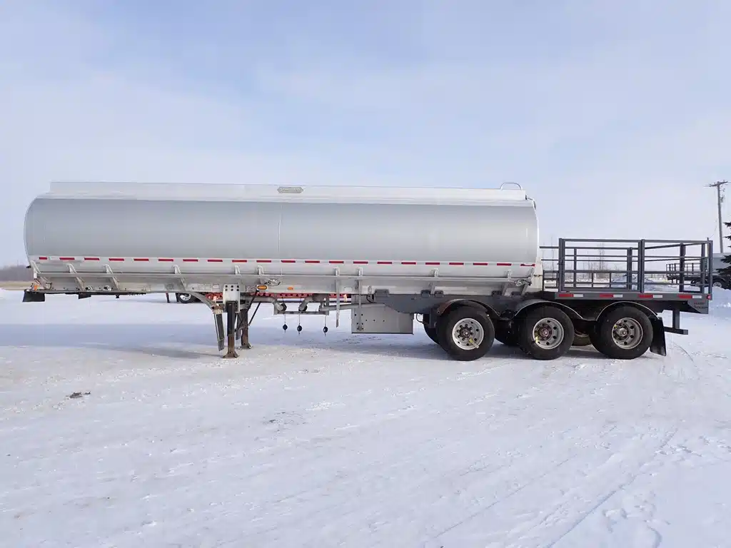 Gallery image 1 for 1995 Advance Tridem Aluminum Tank Deck Trailer - Tanker