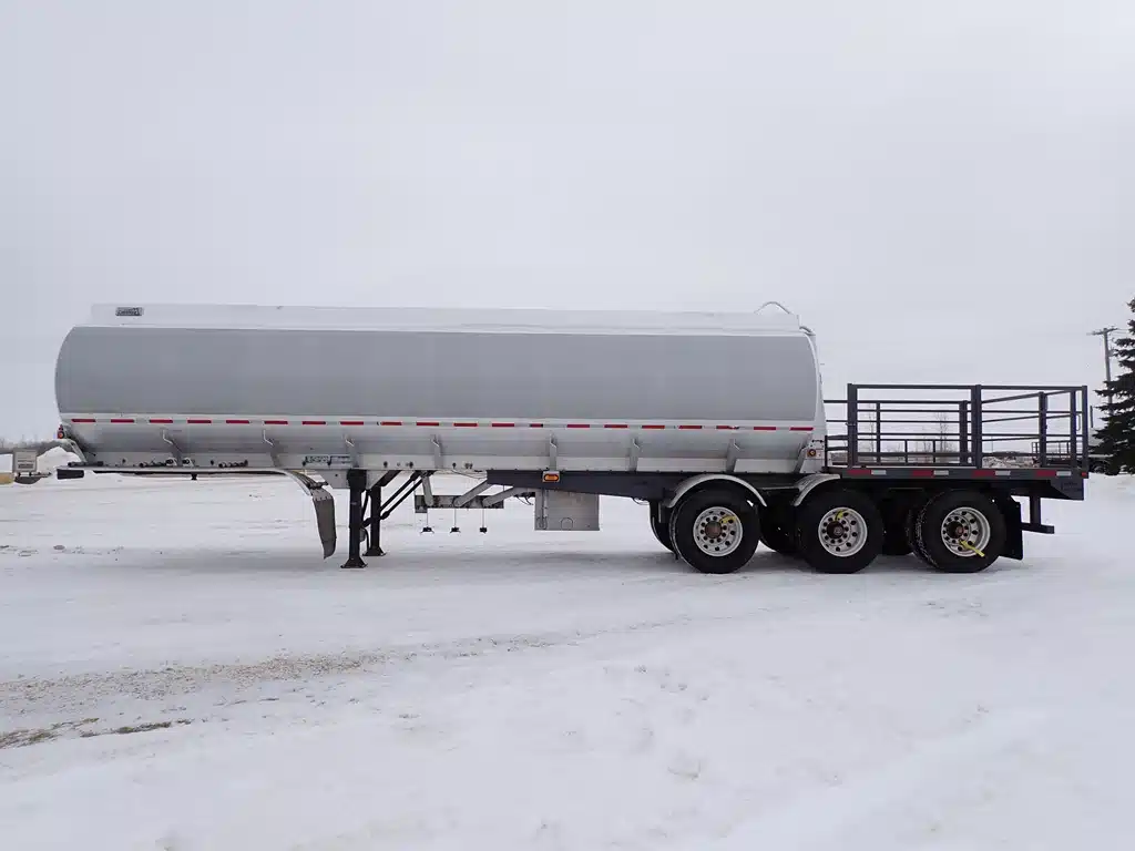 2001 Columbia Tridem Aluminum Tank Deck Trailer - Tanker
