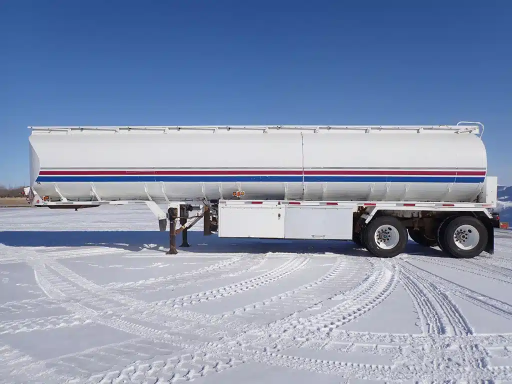 Gallery image 2 for 1974 Hutchinson 40FT Tandem Fueler Trailer - Tanker