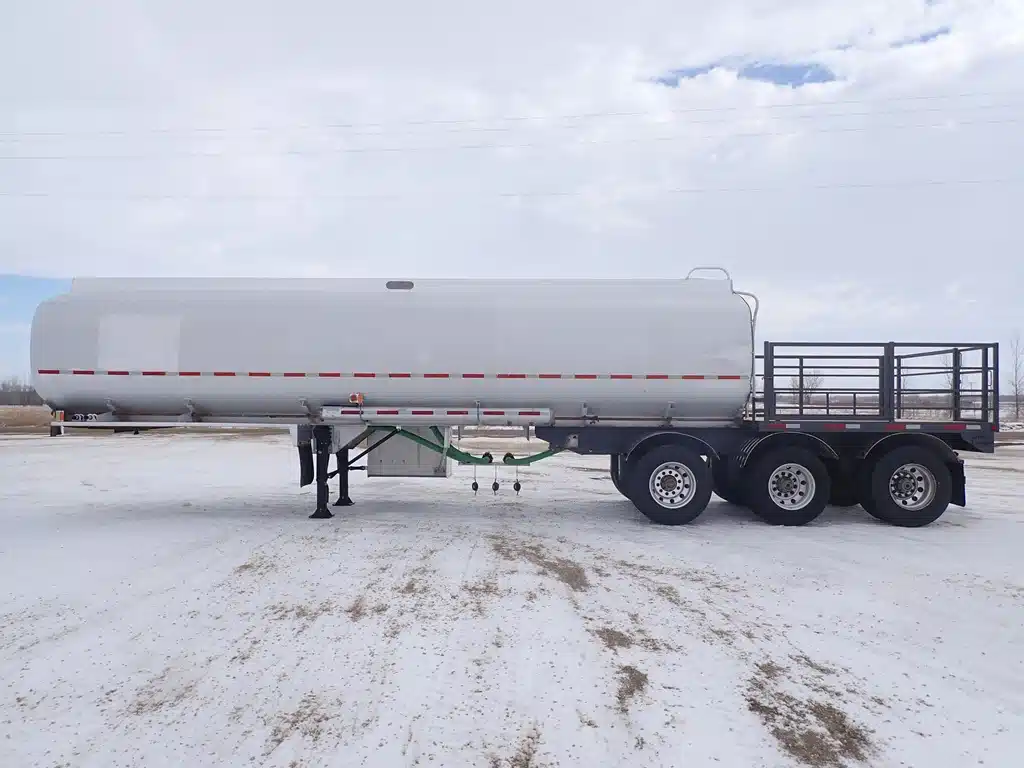 1976 Westank Tridem Tanker Deck Trailer - Tanker