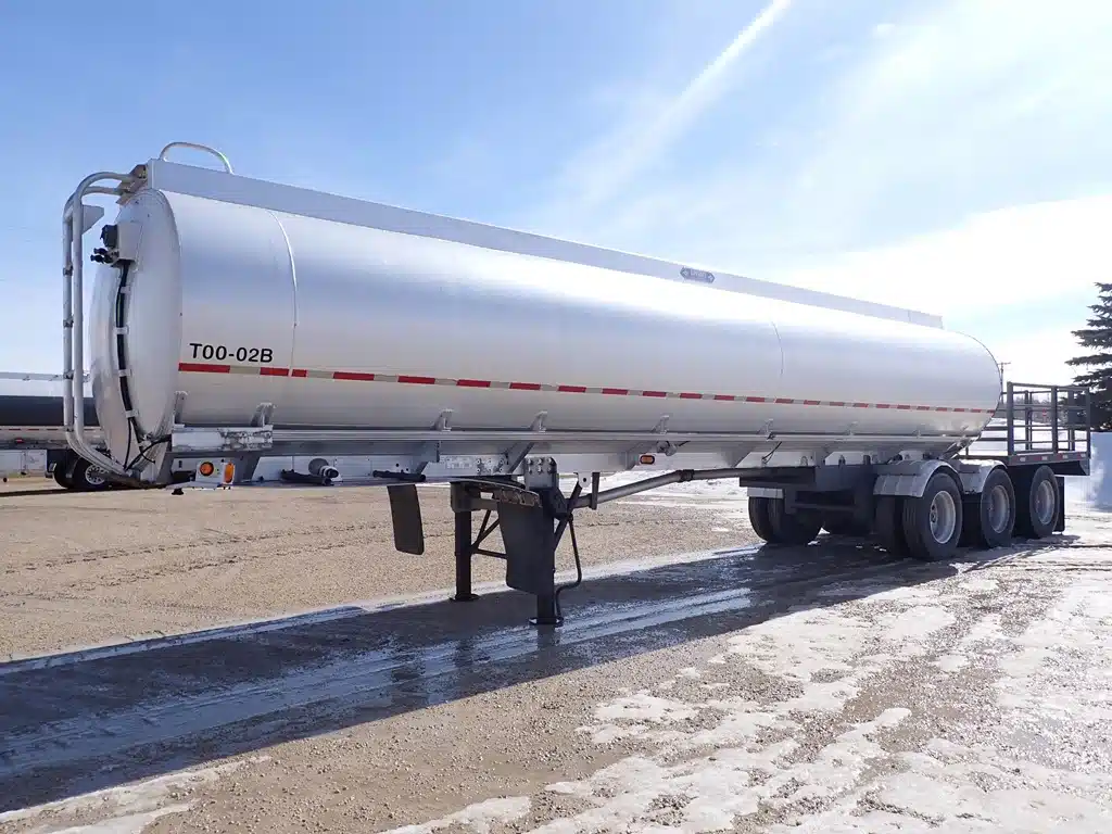 Gallery image 2 for 1999 Advance Tridem Tanker Deck Trailer - Tanker