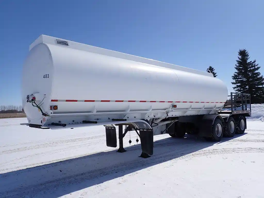 Photo de la Galerie 2 pour 2006 Columbia Tridem Aluminum Tanker Deck remorque - citerne