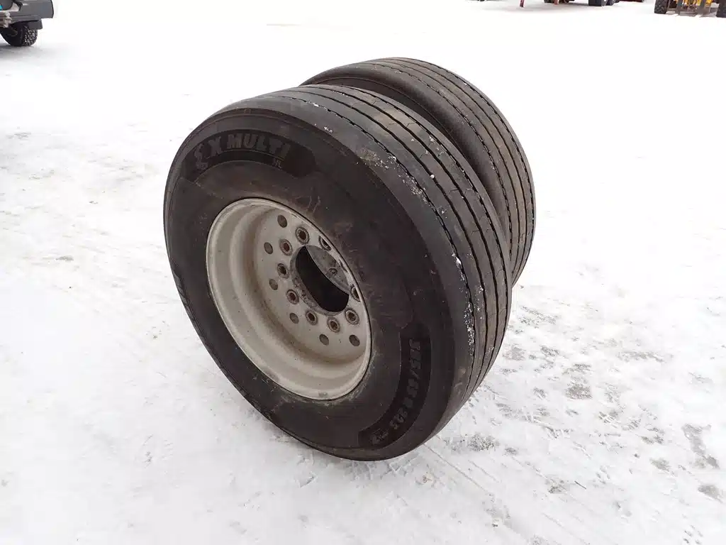 Gallery image 1 for Michelin 385/65R22.5 Super Single Tires & Rims
