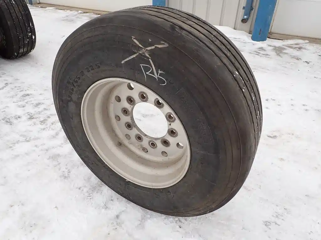 Gallery image 1 for Michelin 385/65R22.5 Super Single Tires & Rims