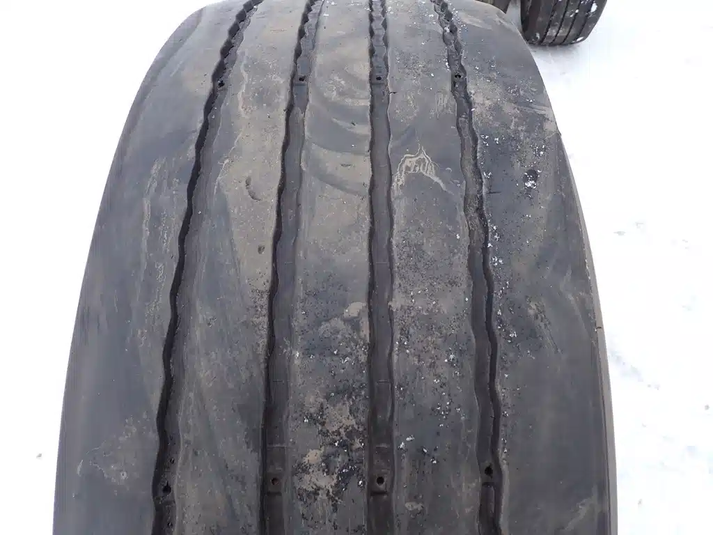 Gallery image 2 for Michelin 385/65R22.5 Super Single Tires & Rims