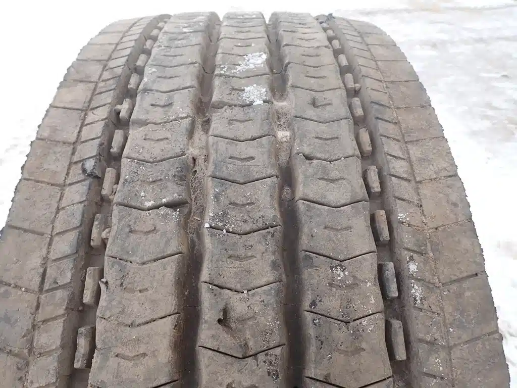 Gallery image 2 for Michelin 385/65R22.5 Super Single Tires & Rims