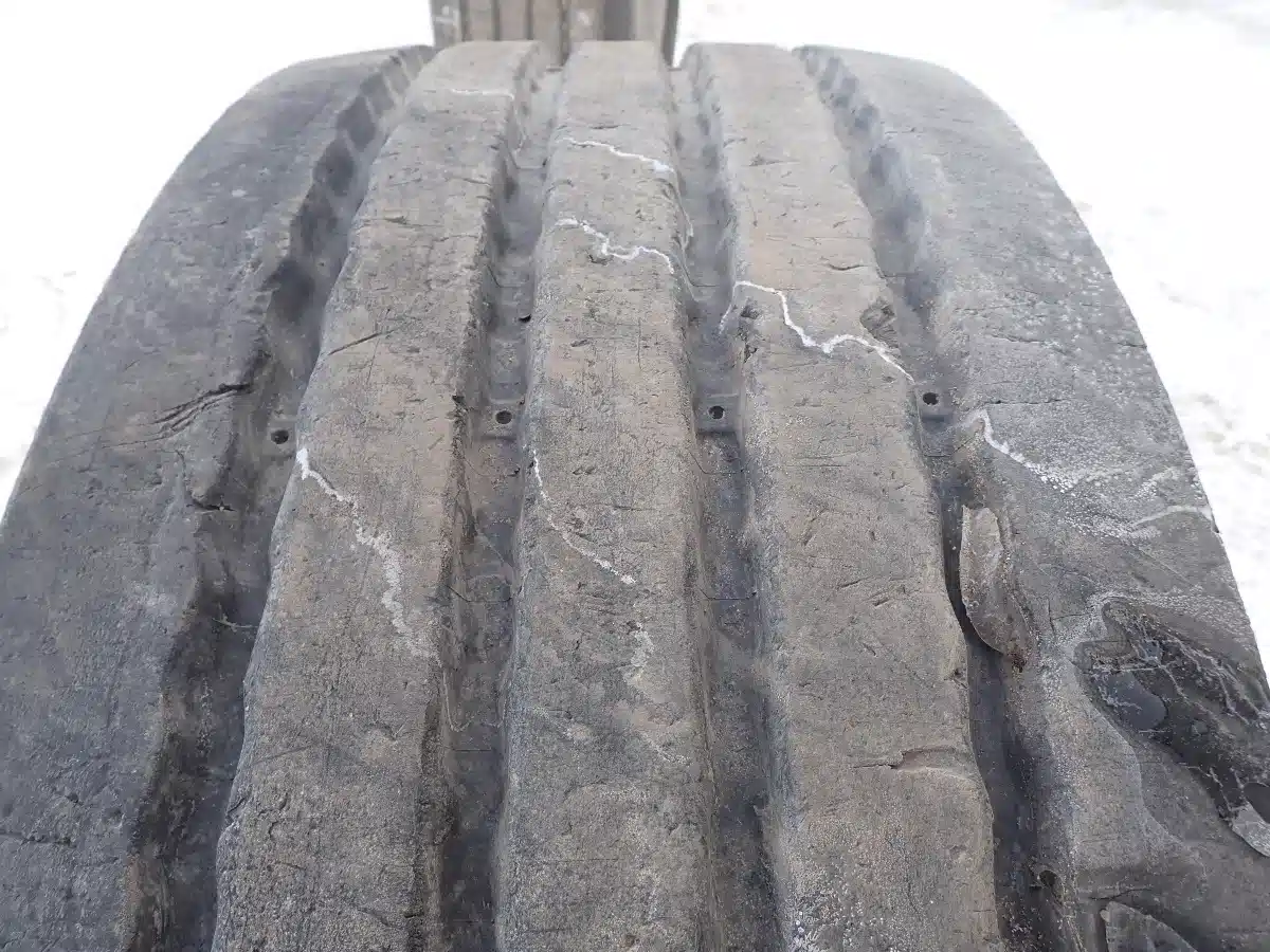 Gallery image 2 for Michelin 385/65R22.5 Super Single Tires & Rims