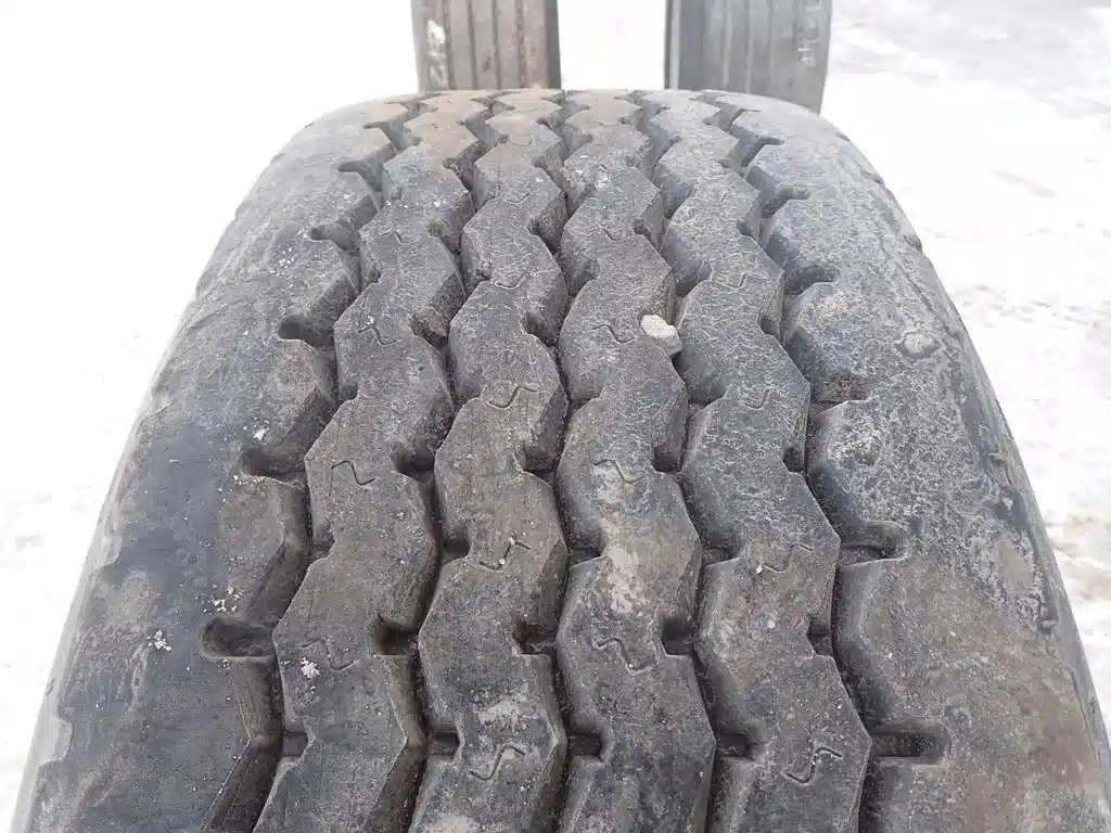 Gallery image 2 for Michelin 385/65R22.5 Super Single Tires & Rims