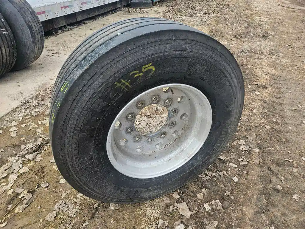 Photo de la Galerie 1 pour Continental 385/65R22.5 Super Single Pneus et roues