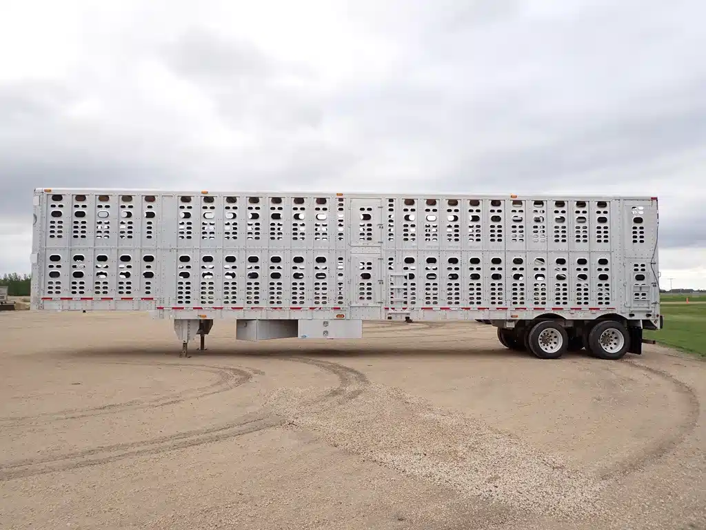 Gallery image 2 for 2003 Wilson 50' Tandem Hog Rail Trailer - Livestock