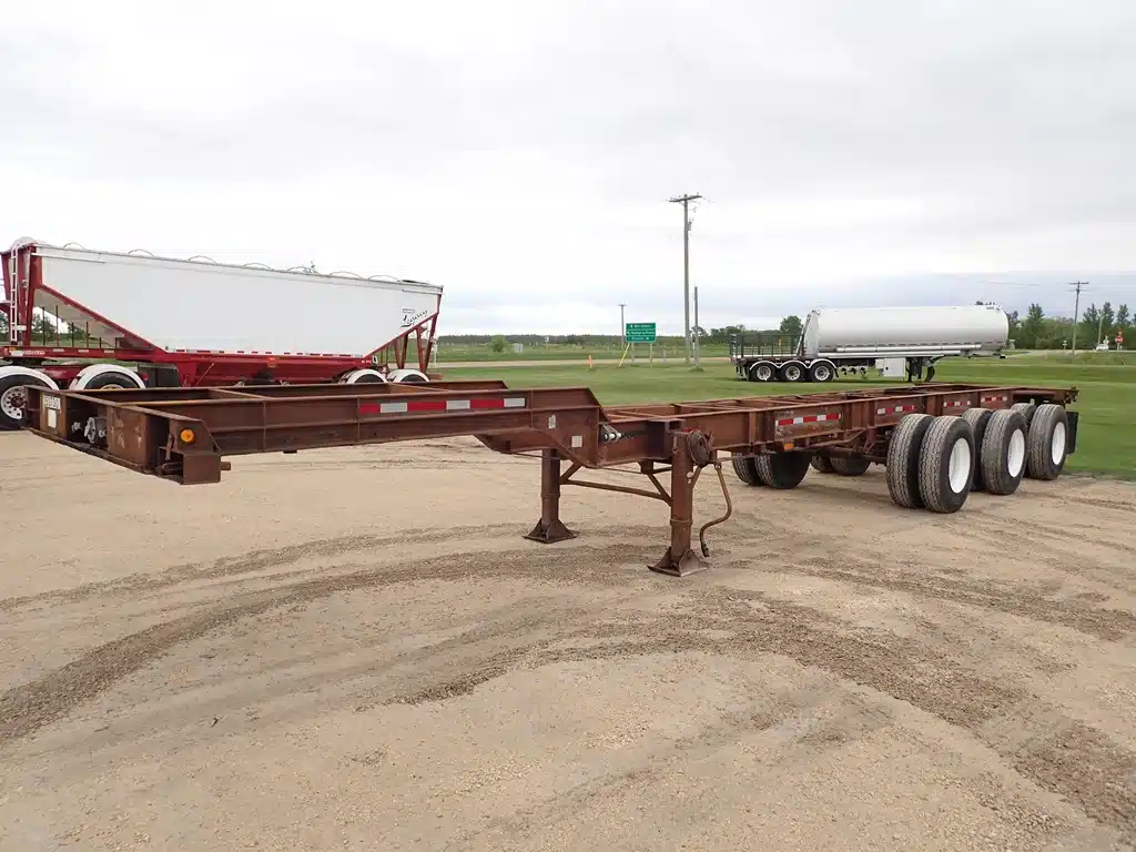 Photo de la Galerie 1 pour 1993 Stoughton 42FT Tridem Chassis Remorque - Conteneur