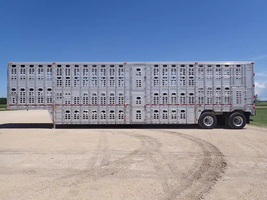 Gallery image 2 for 2002 Wilson 50' Tandem Hog Rail Trailer - Livestock