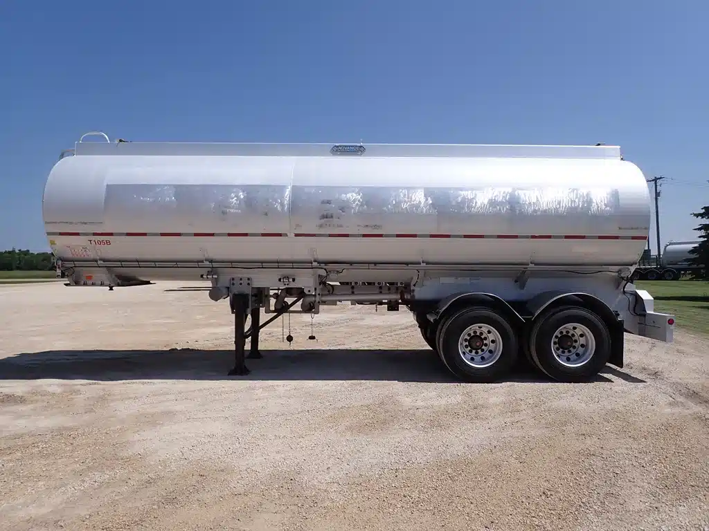 Gallery image 2 for 1996 Advance 29FT Tandem Aluminum Trailer - Tanker