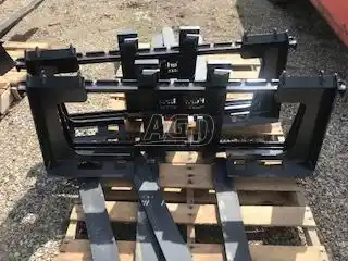 Gallery image 1 for New HLA Attachments 900 LBS Pallet Fork