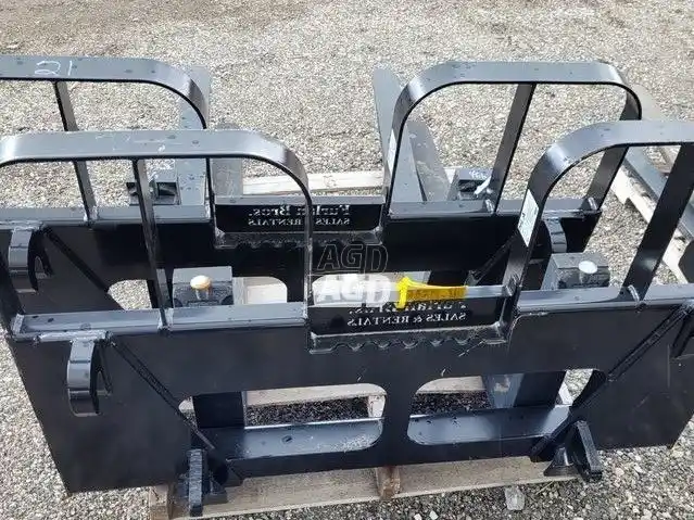 Gallery image 2 for New HLA Skidsteer, Al/Global, JD Pallet Fork