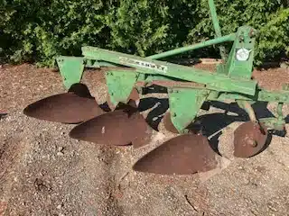 Gallery image 1 for Used Oliver 3 furrow Plow