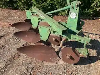 Gallery image 2 for Used Oliver 3 furrow Plow
