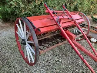 Gallery image 2 for Used IHI IH Antique Horse Drawn Grain Drill