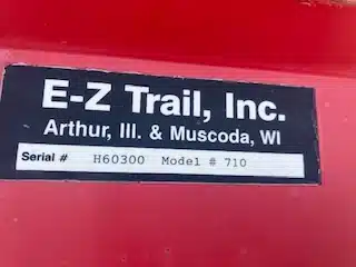 Gallery image 2 for 2005 E-Z Trail 710 - 700 bu Grain Cart