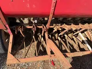 Photo de la Galerie 2 pour Massey Ferguson MF 33 15 Run Grain Semoir