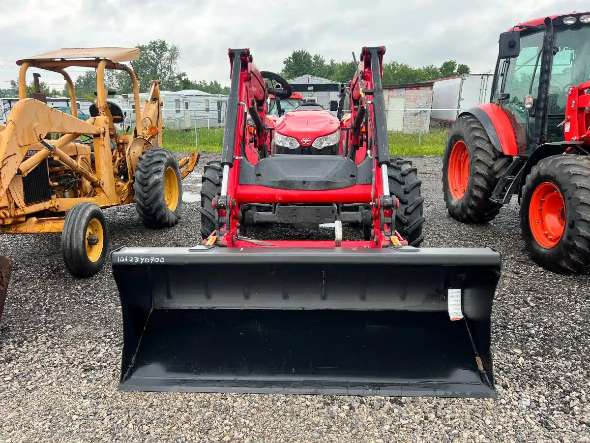 Gallery image 2 for Used 2019 Massey Ferguson 4709 Tractor