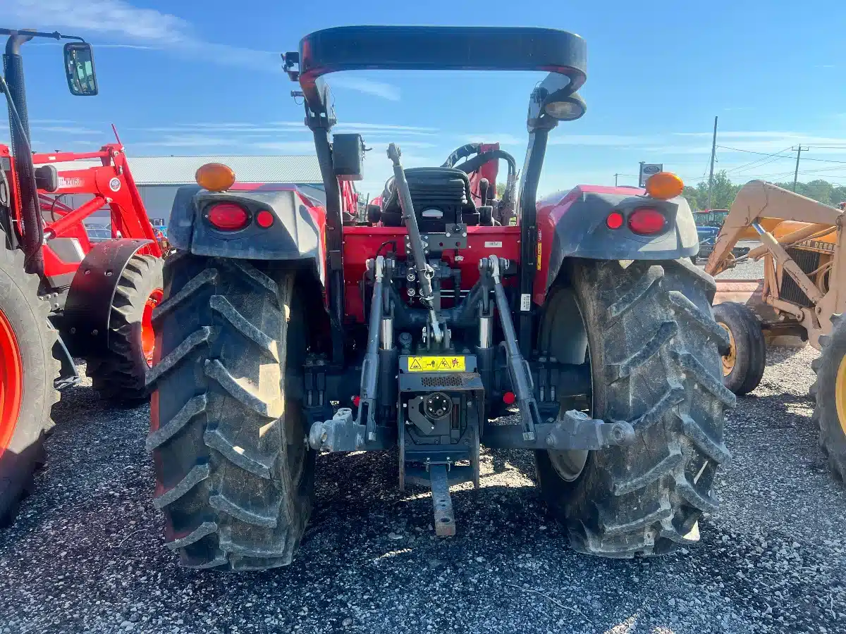 Image pour Usagé 2019 Massey 4709